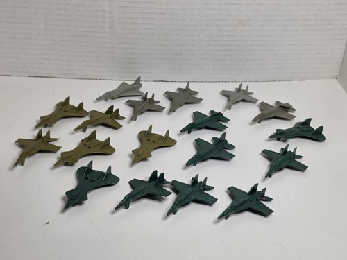 Collection small plastic - 18,